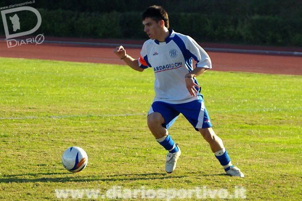 Capoterra-Barisardo 0-1, Stefano Pischedda controlla palla